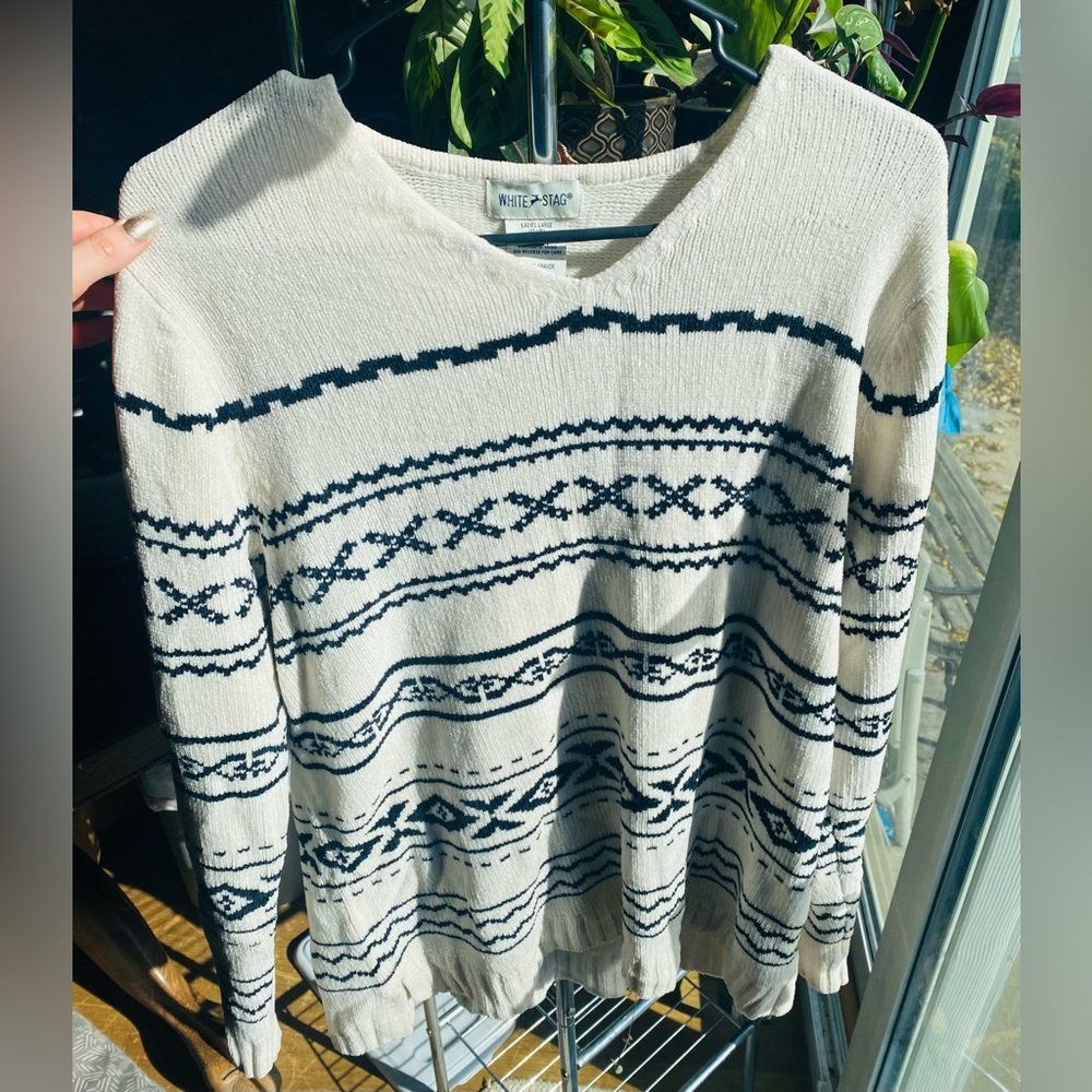 Vintage White Stag Acrylic Sweater - Tusk Combo Pattern
